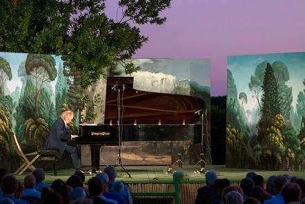 Friday, 10 July at 8:00 p.m.A Tribute to Great Italian Opera with Tenor Daniel Johansson and Pianist Magnus Svensson